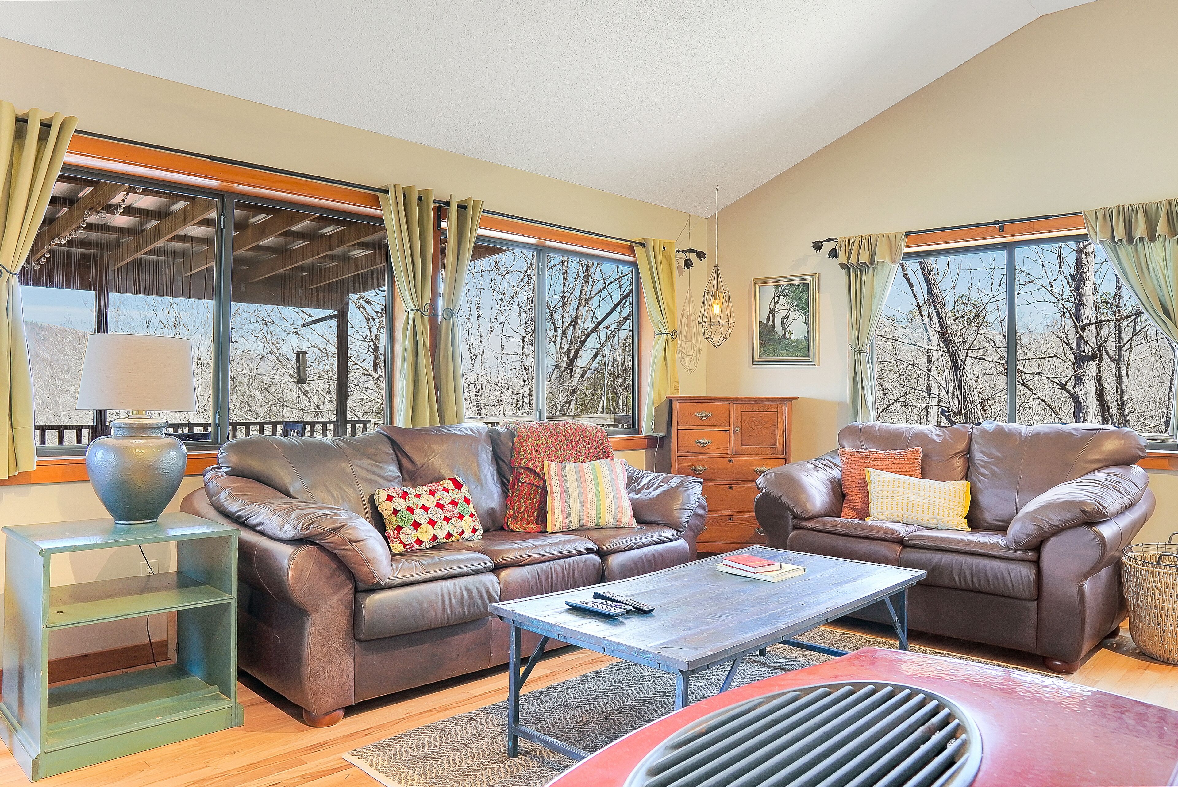 NEW LISTING! The Hideout - Hot Tub with a View