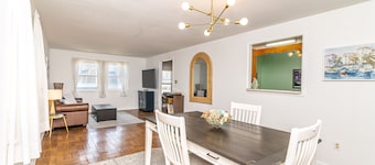 Beach Bungalow w/ Waterfront View. Short Walk to Shops, Restaurants and Beaches