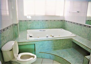 Family House | Bathroom | Towels