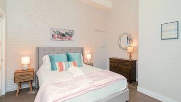 1 bedroom, desk, iron/ironing board, free WiFi