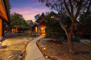 Exterior - Lake Travis Hill Country Hollows Resort Cabin (Jonestown)