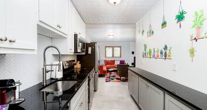 Spacious Home by Forest Park:Family & Pet Friendly