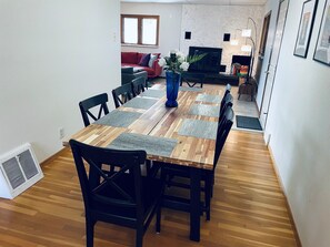 Dining - Spacious Home by Forest Park:Family & Pet Friendly (St. Louis)