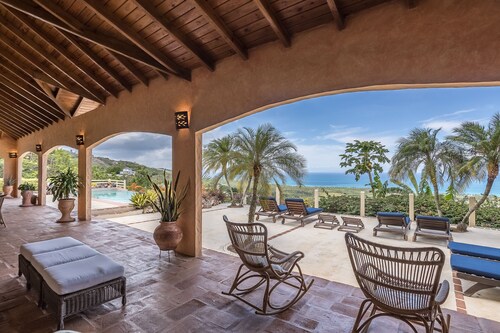 Villa with exceptional view and private pool