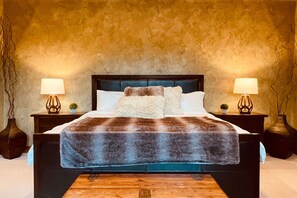 4 bedrooms, desk, iron/ironing board, WiFi