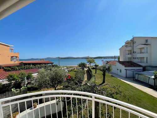 Apartments Roko- One bedroom apartment with balcony and sea view (A3)