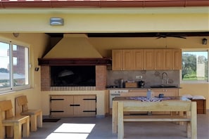 Refrigerador, microondas, parrilla de estufa y lavavajillas 