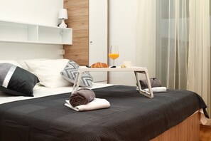 2 chambres, fer et planche à repasser, Wi-Fi, draps fournis