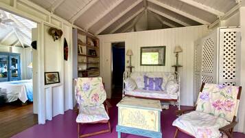 1 bedroom, desk, free WiFi, bed sheets