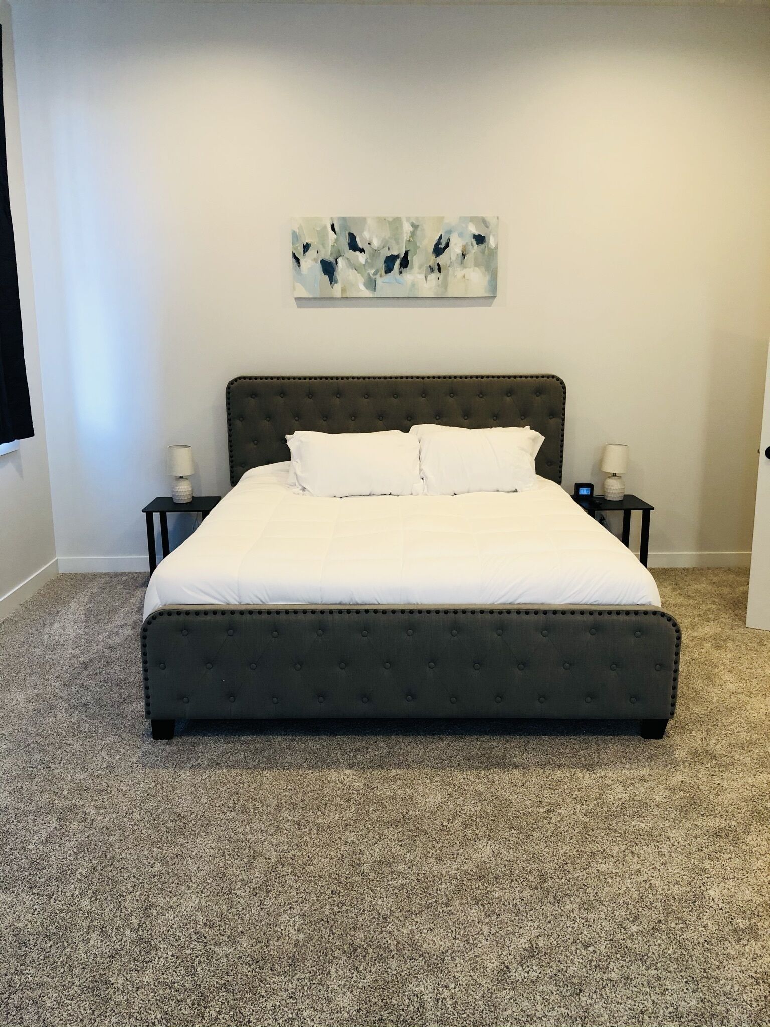 2 Schlafzimmer, Schreibtisch, Bügeleisen/Bügelbrett, Reisekinderbett