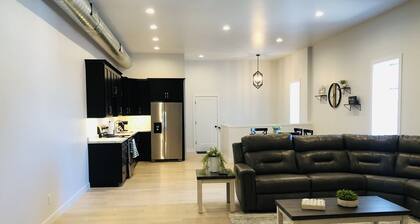 Is This Heaven Downtown Dyersville Apartment