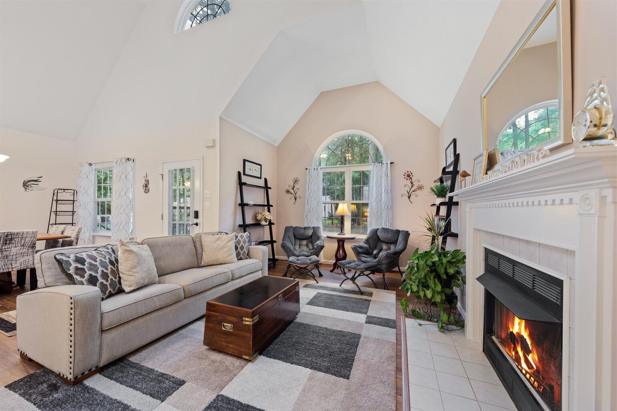 60% Discount for Long-Term Rentals, October 1st - April 30th

