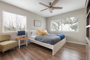 3 عدّة غرف نوم ومكواة/لوح كي وواي فاي مجانًا وملاءات أسرّة