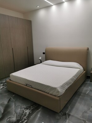 4 bedrooms, iron/ironing board, travel cot, WiFi - Casa Vacanze SAM (Pozzallo)