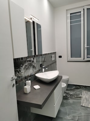 Shower, bidet - Casa Vacanze SAM (Pozzallo)