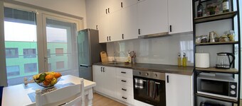 Cozy Apt in Colorful Complex Wifi/Ac/Netflix