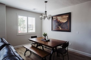 Dining - Suite With A View | Private Hot Tub (Washington)