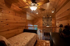 2 bedrooms, iron/ironing board, Internet, bed sheets