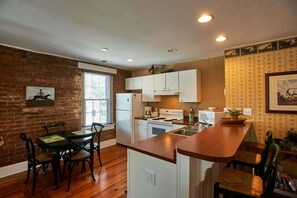 Luokittelematon kuva, 4 kautta 14, painike