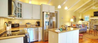 The-Post-House - Charming Cottage in Blowing Rock!