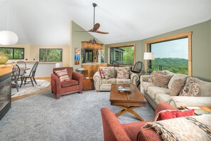 TV, fireplace, stereo