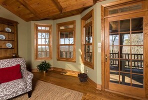 Fernseher, Kamin, Arbeitsbereiche