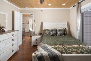 Unclassified image, 3 of 23, button - Bearway to Heaven - 2BR/2BA Condo, Downtown BR (Blowing Rock)