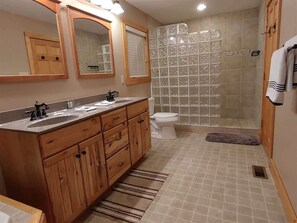 Unclassified image, 5 of 30, button - The View (Lenoir)