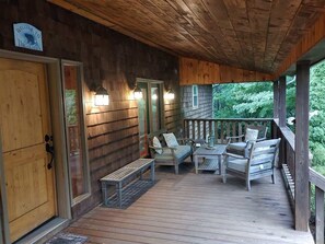 Unclassified image, 4 of 30, button - The View (Lenoir)