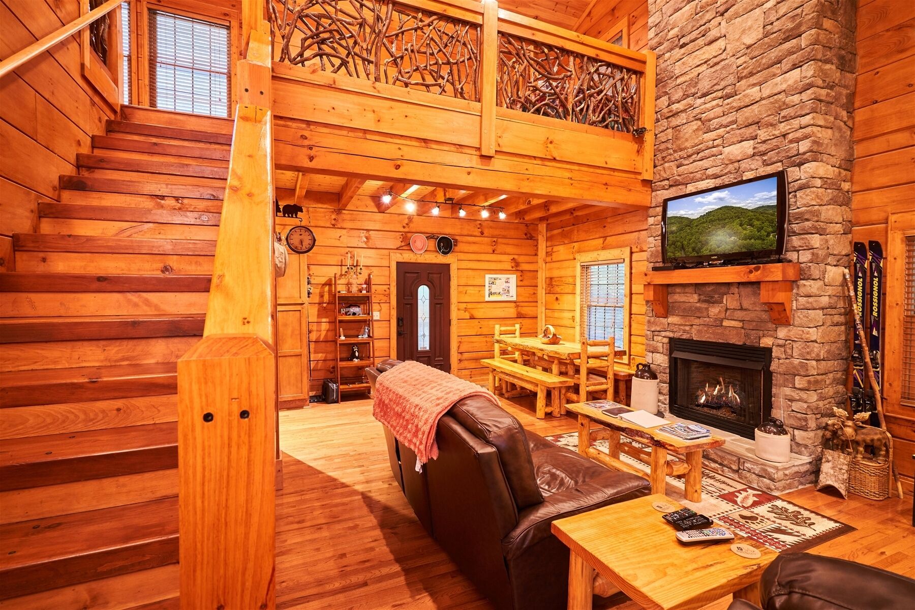 Ragland Mountain House 3BR/3.5BA Log Home near Blowing Rock