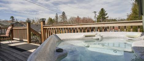 Bañera de hidromasaje al aire libre