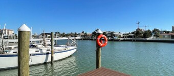 Anchors UP #2; WALK to Beach/Bars/Dining