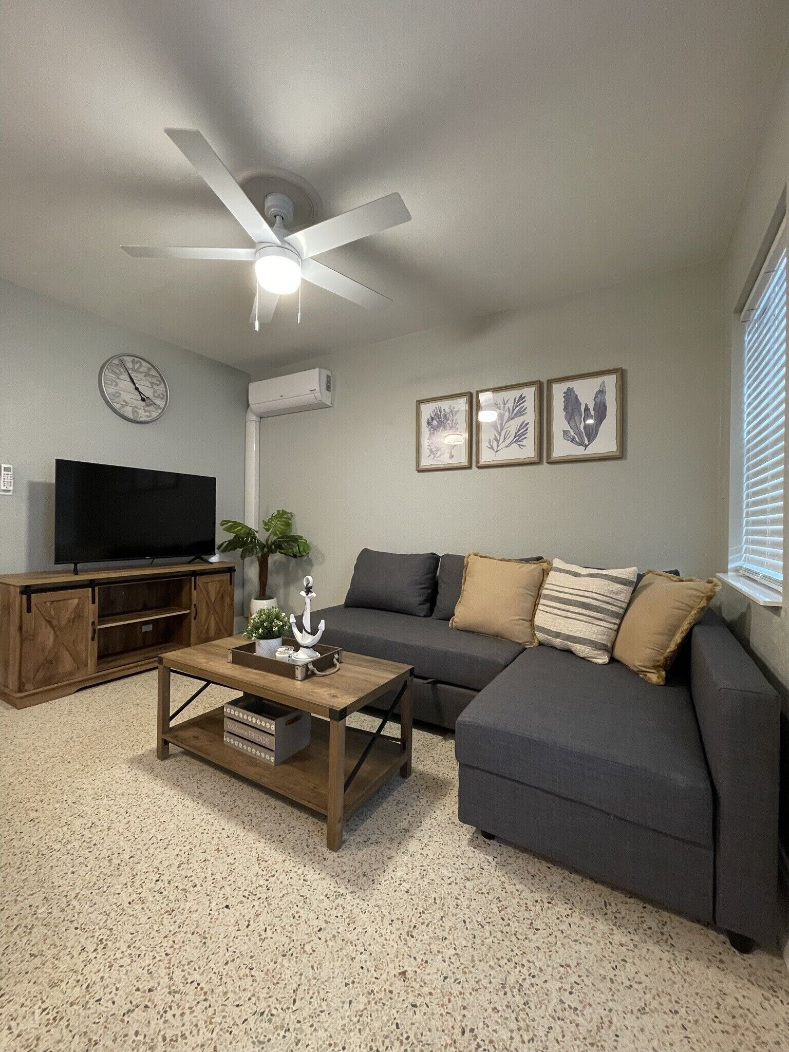 Anchors UP #2; WALK to Beach/Bars/Dining