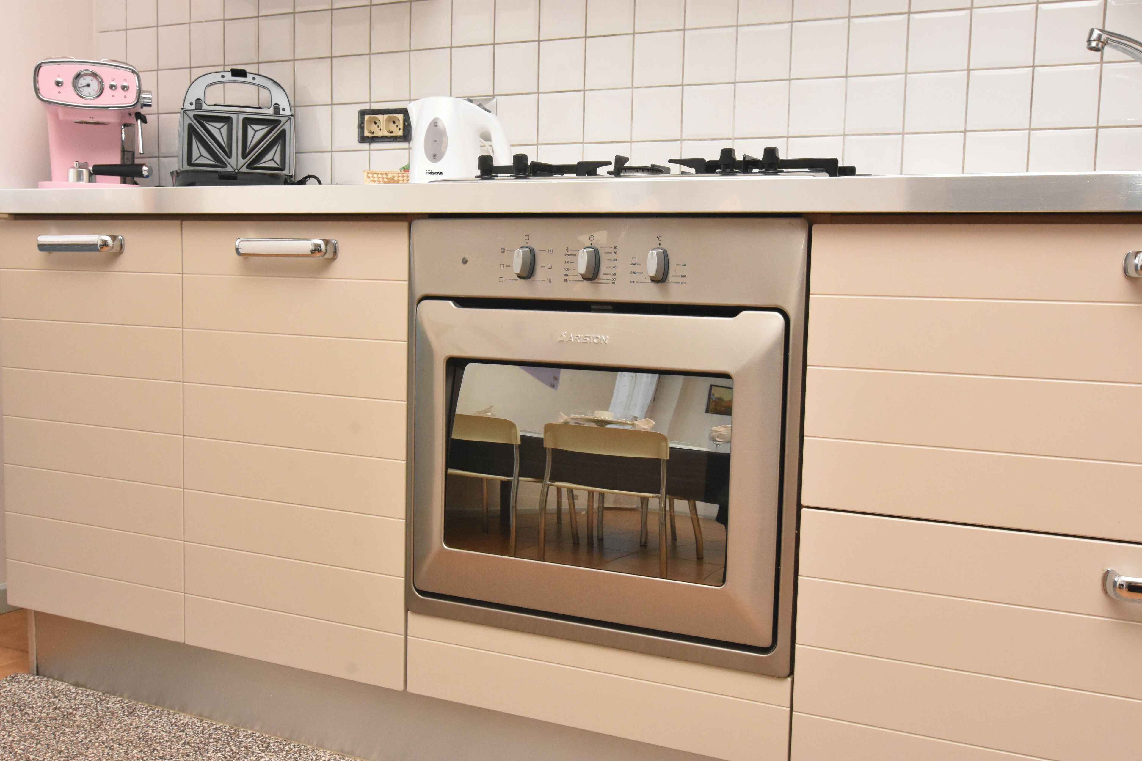 APARTMENT FROM ROMINA WITH FREE PARKING