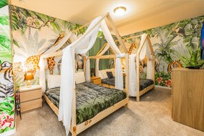 5 bedrooms, iron/ironing board, free WiFi, bed sheets