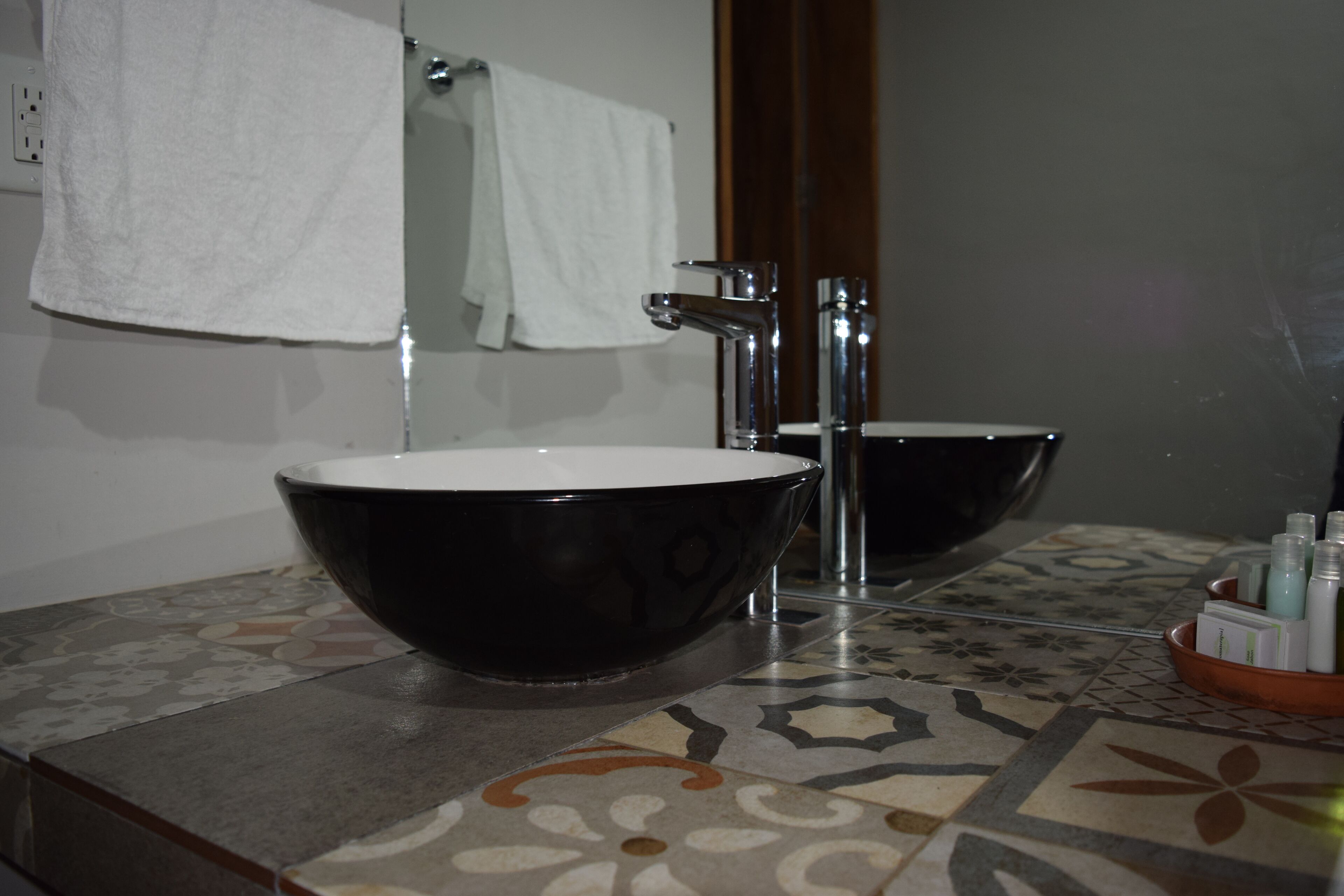 Bathroom sink