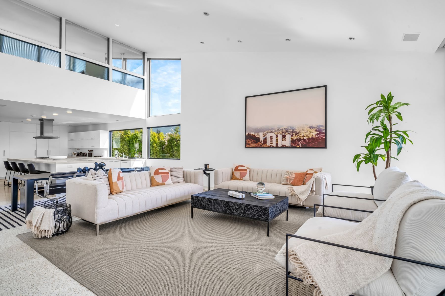 Luxury 4BR w Pool/BBQ, Downtown/Sunset Strip