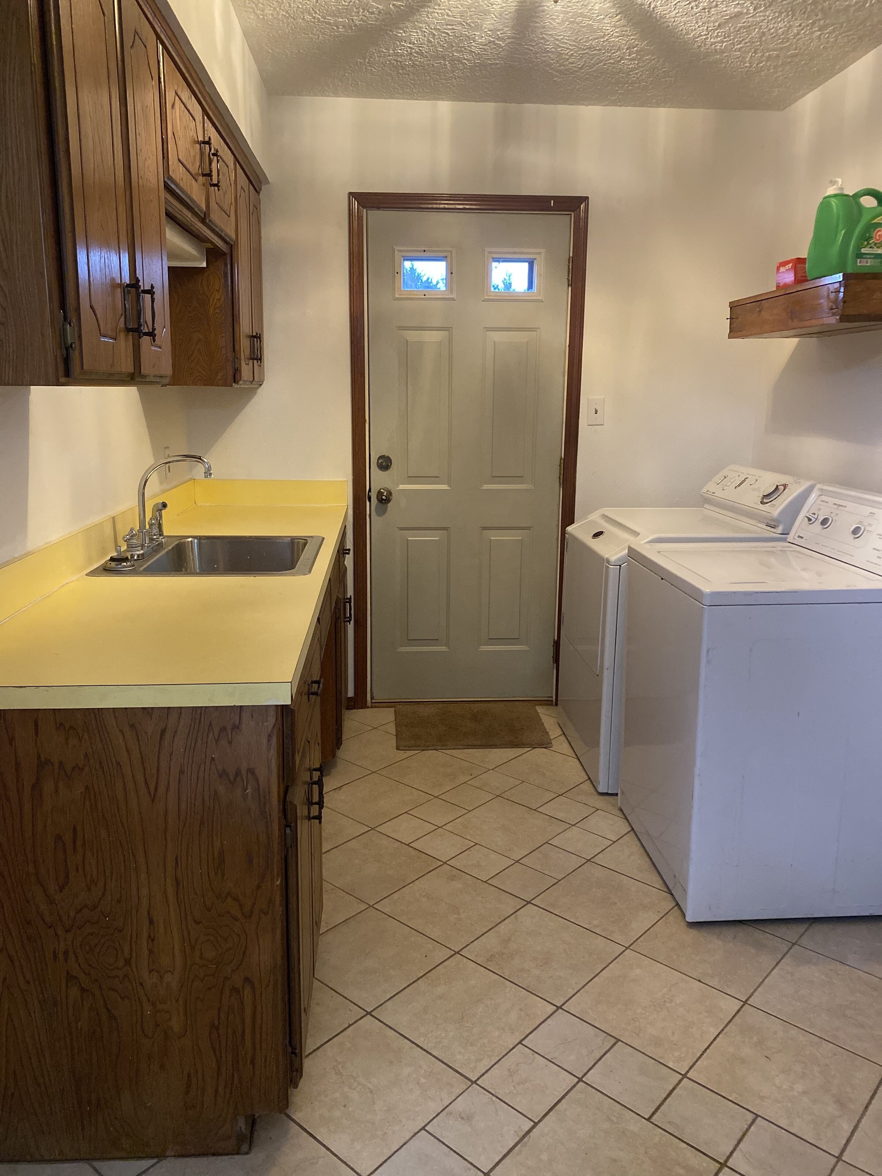 Western themed home on the hill in the country!