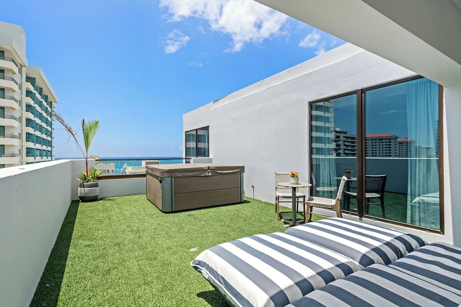 HiBird apartment with ocean views