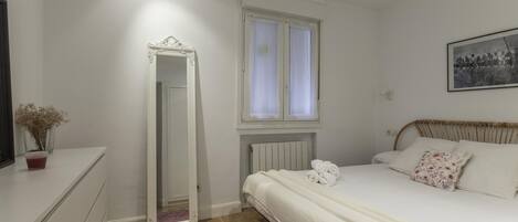 2 chambres, fer et planche à repasser, lit parapluie, Wi-Fi gratuit