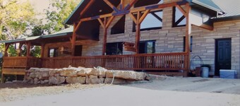 Hot Tub! Cowboy Retreat! SW Wisconsin Driftless Region on UTV Route