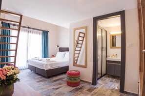 Laptop workspace, free WiFi, bed sheets - Juliet Alacati (Cesme)