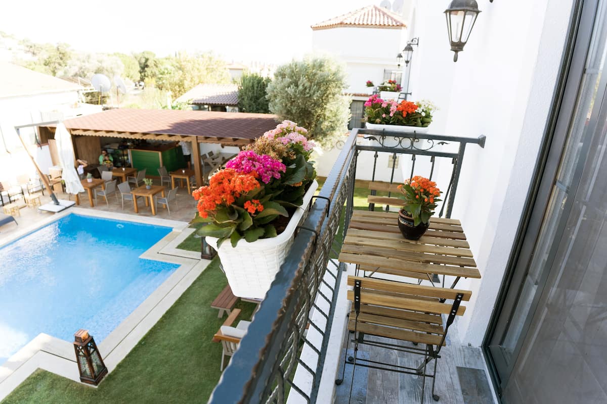 Deluxe Dört Kişilik Oda | Balkon manzarası