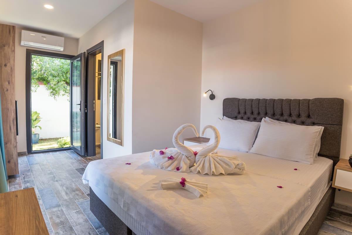 Dizüstü bilgisayar çalışma alanı, ücretsiz kablosuz İnternet