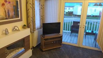 Cabin | 2 bedrooms, iron/ironing board, free WiFi, bed sheets