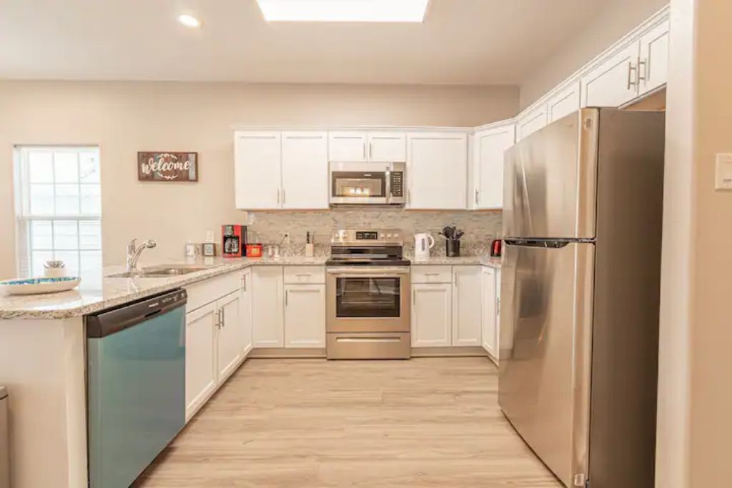 A Stone's Throw Bungalow Minutes from Lake Conroe