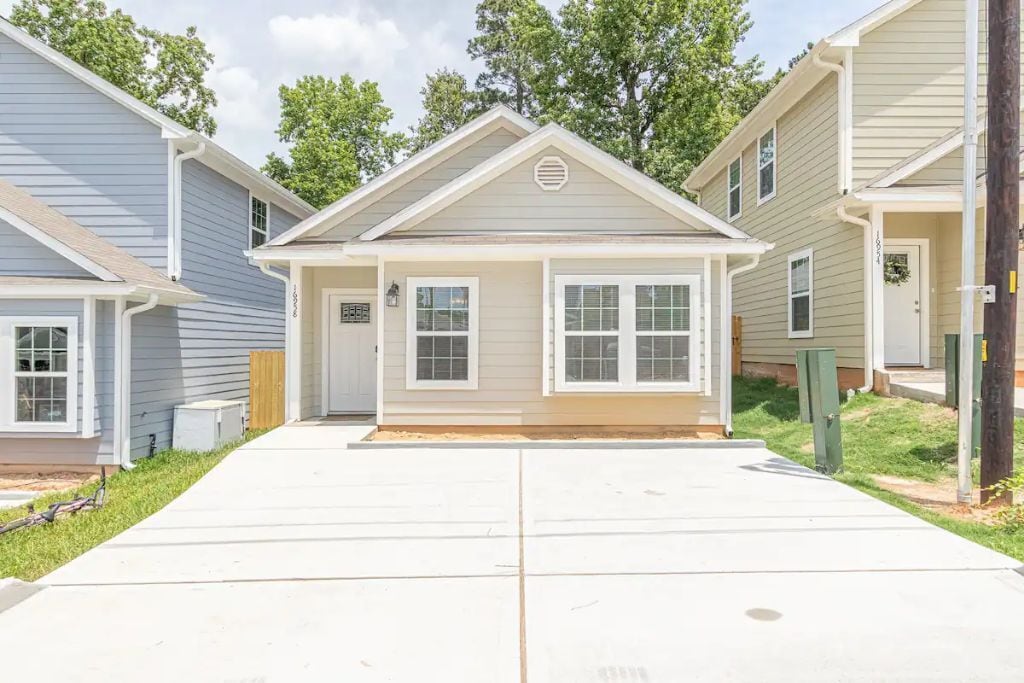 A Stone's Throw Bungalow Minutes from Lake Conroe