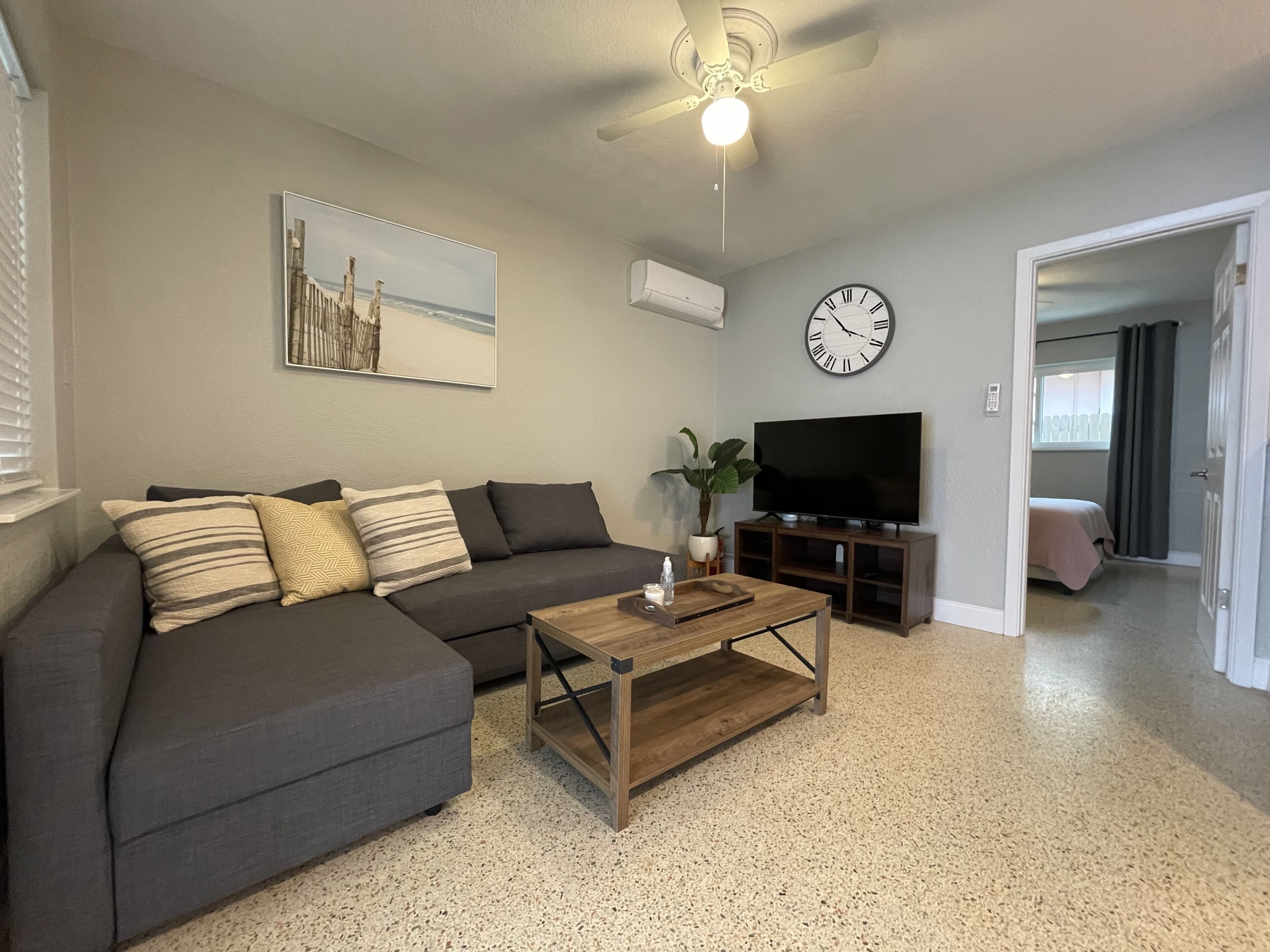 Anchors UP #3; WALK to Beach/Bars/Dining