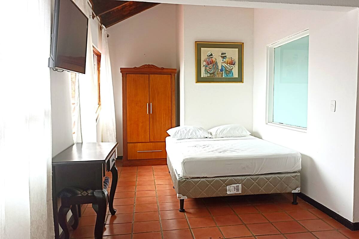 Habitación básica | Wifi gratis y ropa de cama