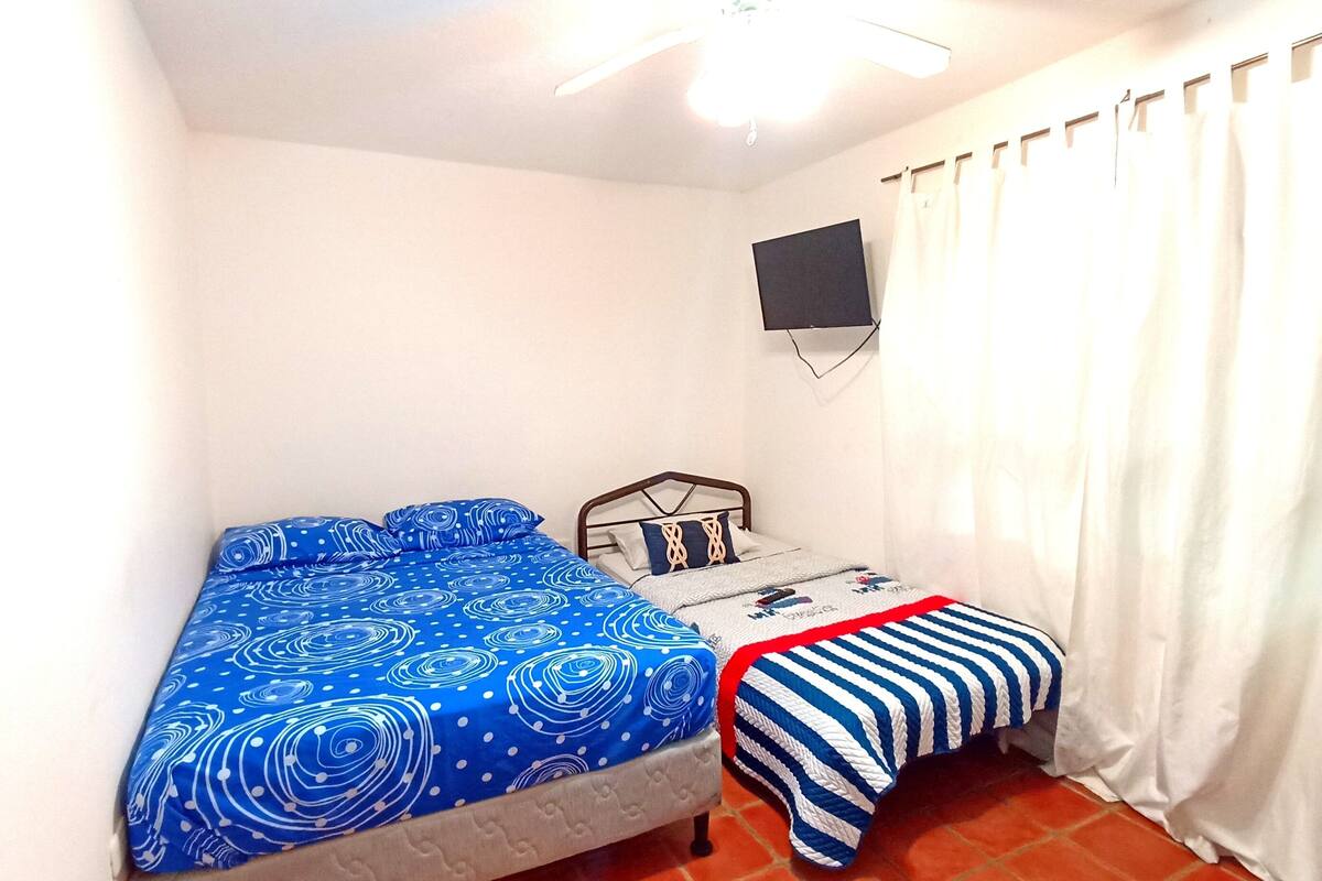 Habitación familiar doble | Wifi gratis y ropa de cama
